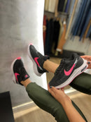 Nike Feminino- Academia e Caminhada